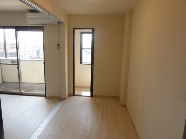 メゾン・スイートの洋室|サンルーム有