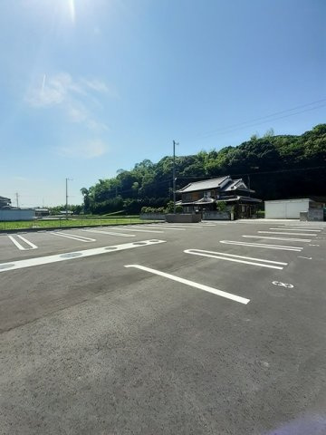 【駐車場】 | メゾンルミネ　隅田　Ⅰ | 駐車場があるので、車を買う予定の方も安心です