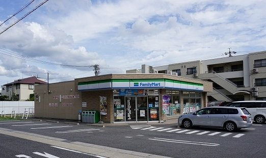 パラダイム東光の周辺|ファミリーマートまで30m