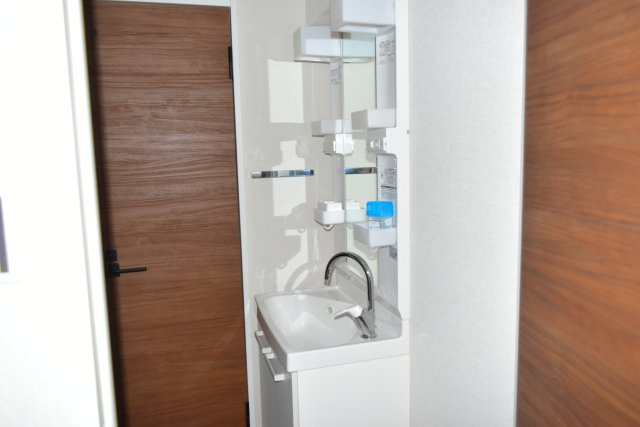西東京市谷戸町３丁目の中古マンションの独立洗面台