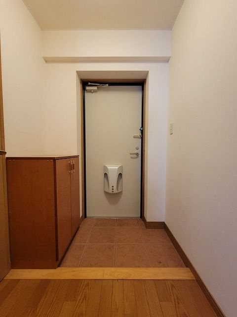 ナビオハイツの玄関|ゆったりとした玄関です