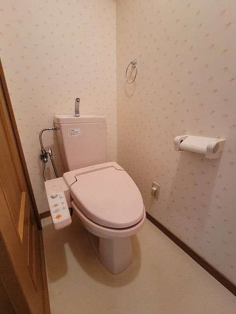 ナビオハイツのトイレ|ゆったりとした空間のトイレです