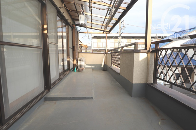 【バルコニー】 | 武蔵村山市学園4丁目　中古戸建 | 南面ワイドバルコニー♪