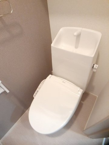 【トイレ】 | カサ　マドリーナ　Ⅱ | ゆったりとした空間のトイレです