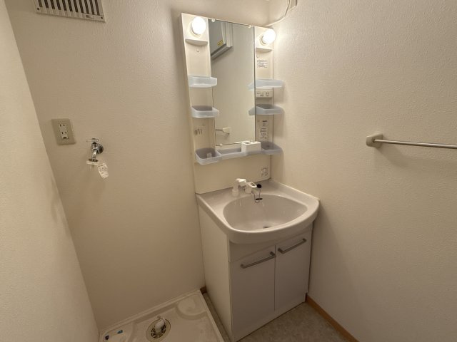 エクセル英賀保八十八　Ａ棟の洗面所