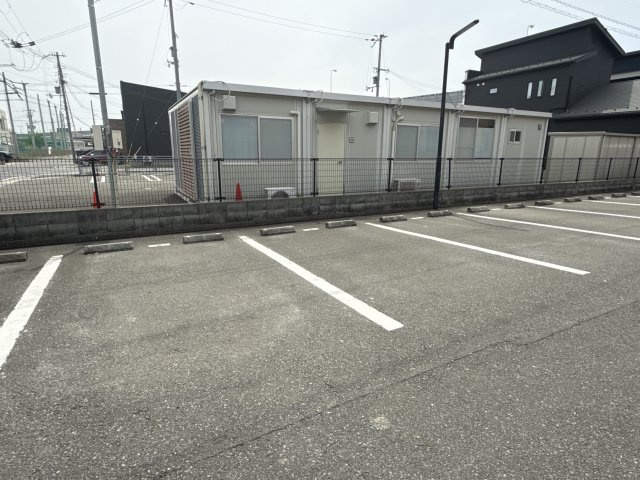 エクセル英賀保八十八　Ａ棟の駐車場