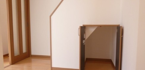 しおんの洋室|落ち着いた色調の洋室です