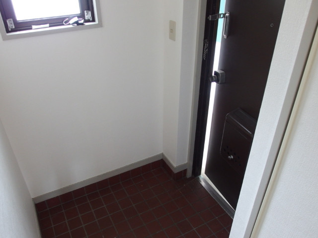 エミナンス竜美丘の玄関