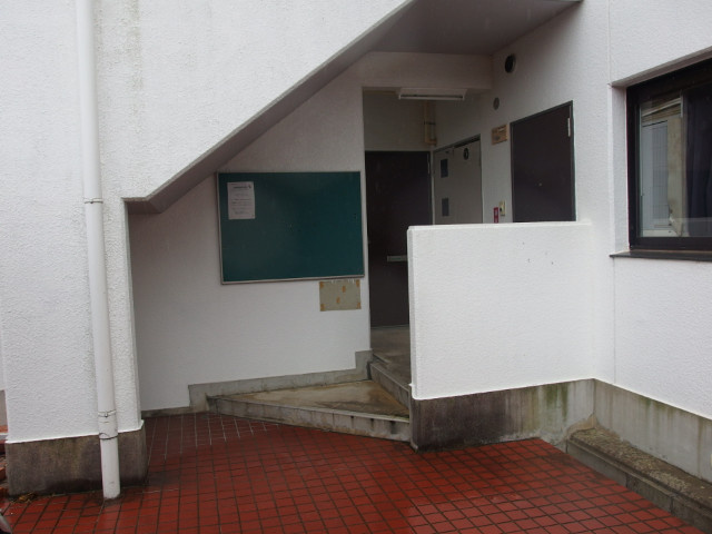 エミナンス竜美丘のエントランス