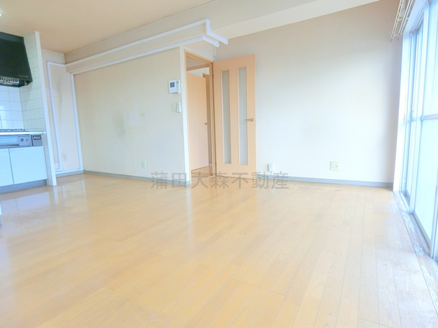 ニュー千鳥町マンションの居間・リビング|LDK13.5帖