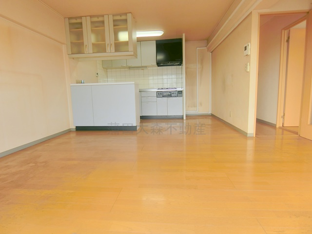 ニュー千鳥町マンションの居間・リビング|LDK13.5帖