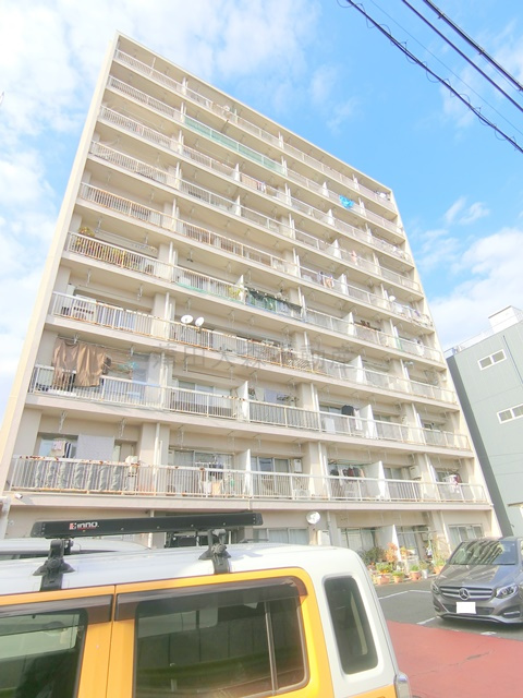 ニュー千鳥町マンションの外観|1972年8月築　SRC鉄骨鉄筋コンクリート造地上10階建て総戸数69戸の分譲マンション
東京都大田区千鳥1丁目　東急池上線千鳥町駅徒歩3分、東急多摩川線武蔵新田駅徒歩9分