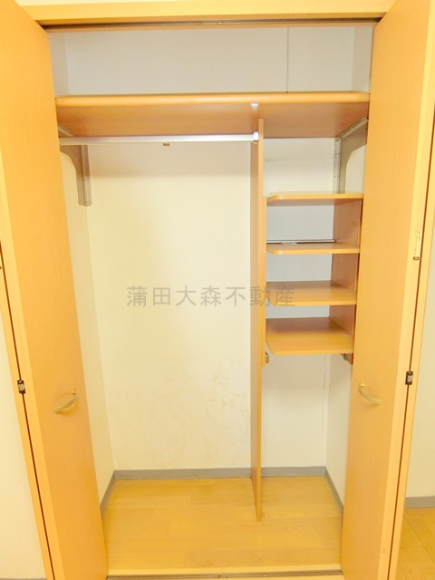 ニュー千鳥町マンションの収納|収納　洋室4.5帖のクローゼット