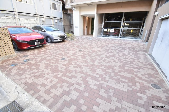 Ksスクエア江坂　仲介手数料無料の駐車場