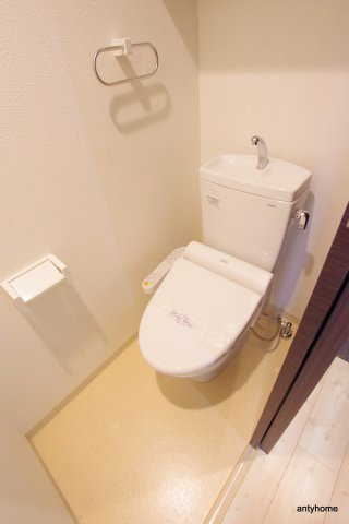 Ksスクエア江坂　仲介手数料無料のトイレ