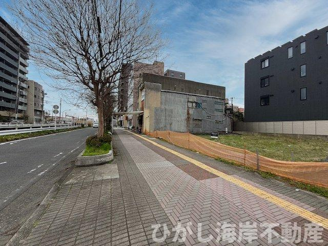 平塚市錦町　売地の前面道路含む現地写真|現地外観