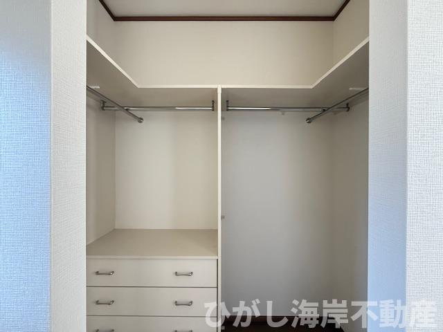 藤沢市辻堂元町３丁目　中古戸建の収納|新規リフォーム完了！　ウォークインクローゼット
