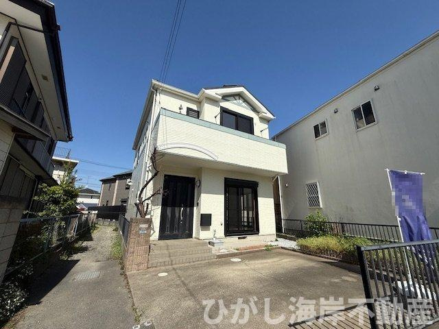 藤沢市辻堂元町３丁目　中古戸建の前面道路含む現地写真|現地外観