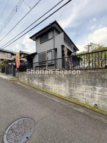 【間取り】 | 圧巻の敷地71坪の整形地◎（南西・北東）２面接道で開放的な角住居◎
各自プライベート空間が持てるゆとりの4LDK◎
改善された間取り設計（２階和室→洋室・１階和室洋畳）で、住み心地も快適ですよ♪