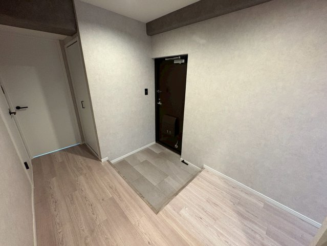 コープ野村須磨離宮前Bの玄関|明るい玄関です