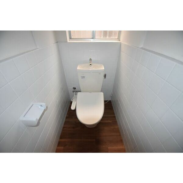 谷八木戸建貸家のトイレ