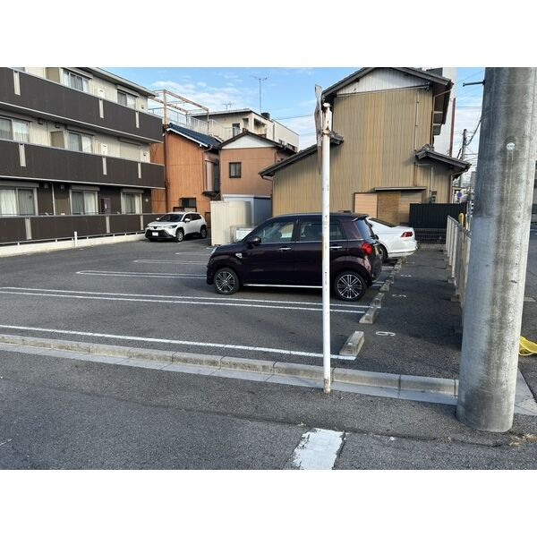 HIIRAGI鴨田町の駐車場
