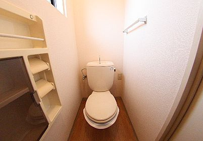 フォーエバーハイツのトイレ|清潔感のあるトイレです