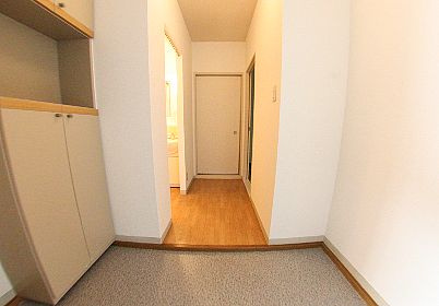 フォーエバーハイツの玄関|収納もある玄関です