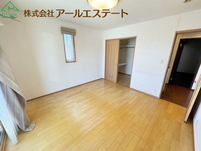 高砂市中島一丁目　山陽電鉄「伊保・荒井駅」徒歩17分の寝室
