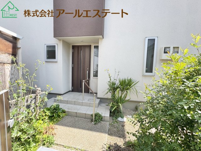 高砂市中島一丁目　山陽電鉄「伊保・荒井駅」徒歩17分の玄関