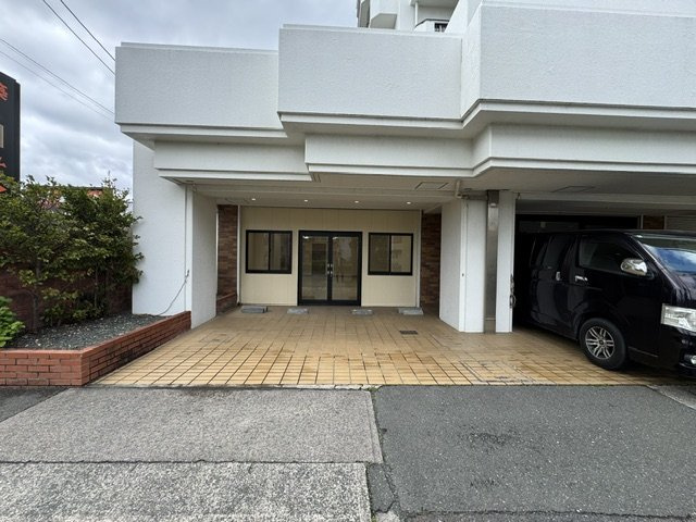 グリーンパーク前田のエントランス