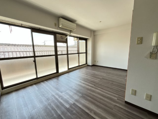 クレスト共和の居間・リビング|別部屋のお写真となります。