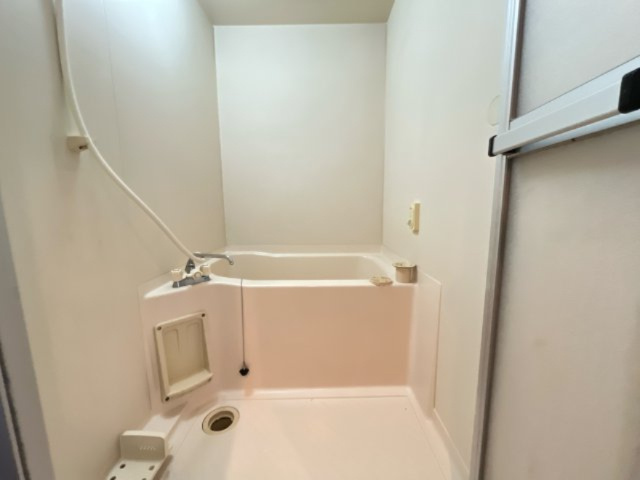 クレスト共和の浴室|別号室の写真となります