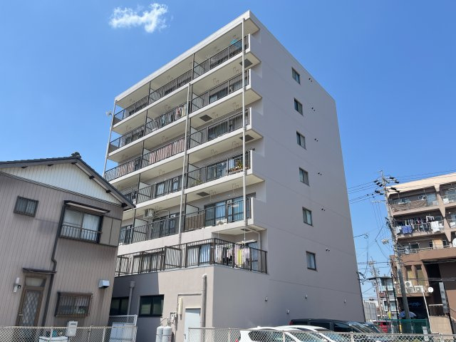 クレスト共和の外観