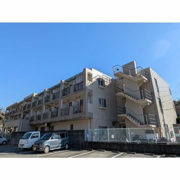 横須賀市衣笠町の賃貸マンションの外観