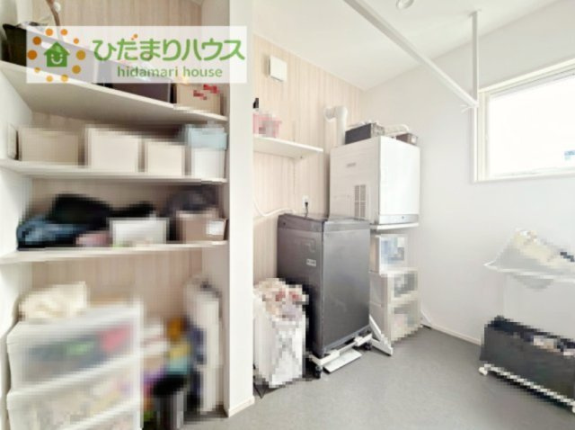 【脱衣所】 | 阿見町大字荒川本郷　中古戸建 | 広々とした脱衣場です！
洗剤等沢山収納出来ます＼(^o^)／