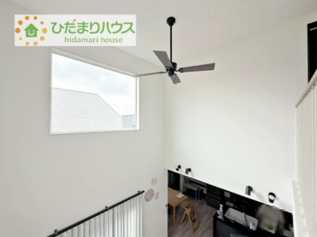 【外観】 | 阿見町大字荒川本郷　中古戸建 | リビング吹き抜けからは明るい陽射しが差し込んできます♪
