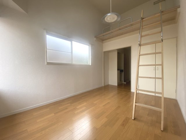 【寝室】