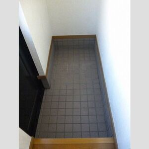 DUPLEX 国王30Aの玄関