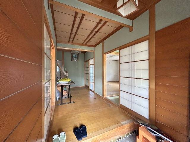 阿南市津乃峰町長浜中古戸建の玄関
