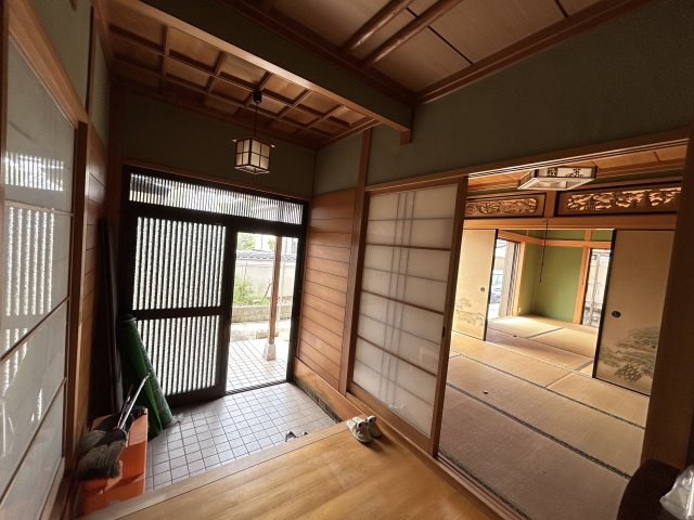 阿南市津乃峰町長浜中古戸建の玄関
