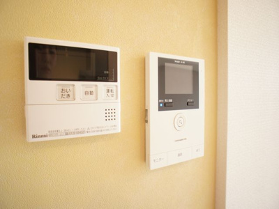 【セキュリティ】 | シャルムB | 訪問者の確認ができるTVドアホン付きです♪