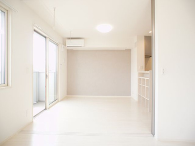 【居間・リビング】 | シャルムB | 快適に過ごせるエアコンが付いています♪快適に過ごせるエアコンが付いています♪