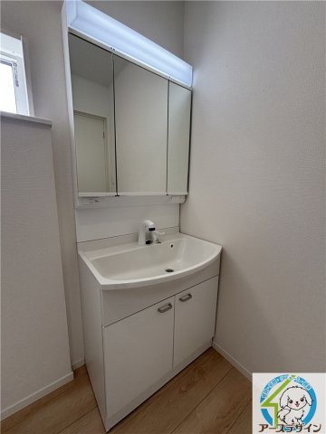大久保町松陰　戸建ての洗面所