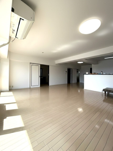 夙川グリーンタウン南棟の居間・リビング