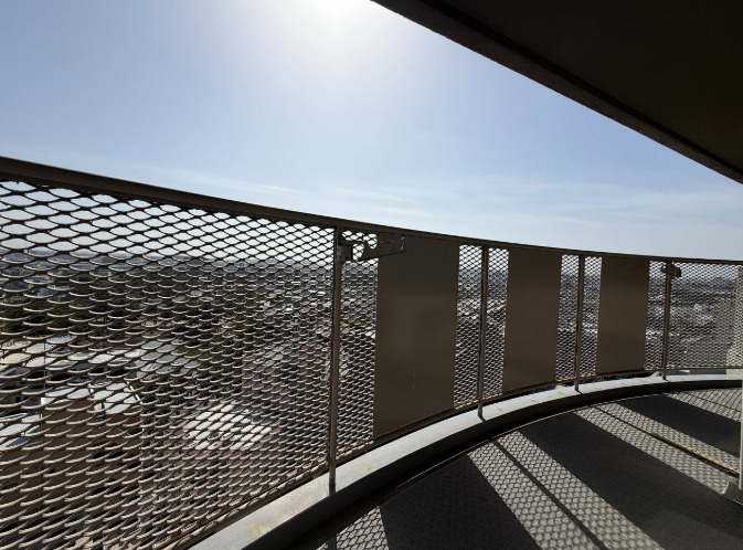 夙川グリーンタウン南棟のバルコニー