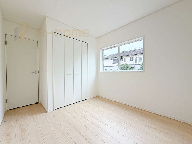 稲敷郡阿見町上長第1　新築戸建て　1号棟の洋室|1階独立洋室はゲストルームとしても活用できます！クローゼット付きで居住空間スッキリ♪