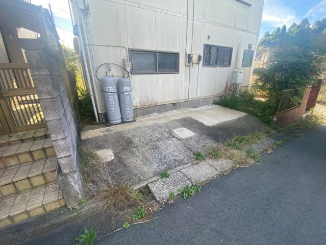 【駐車場】