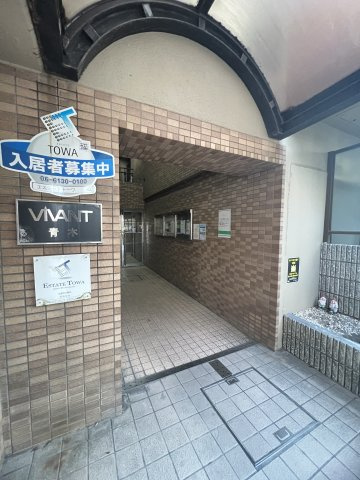 VIVANT青木のエントランス