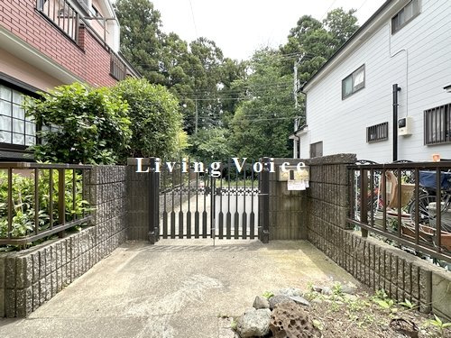 【エントランス】 | 【仲介手数料０円】相模原市南区東大沼1丁目　中古一戸建て | 相模原市南区東大沼1丁目　中古一戸建て